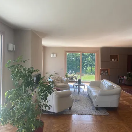 Tenuta Ronco Relais * 아그라테 콘투르비나
